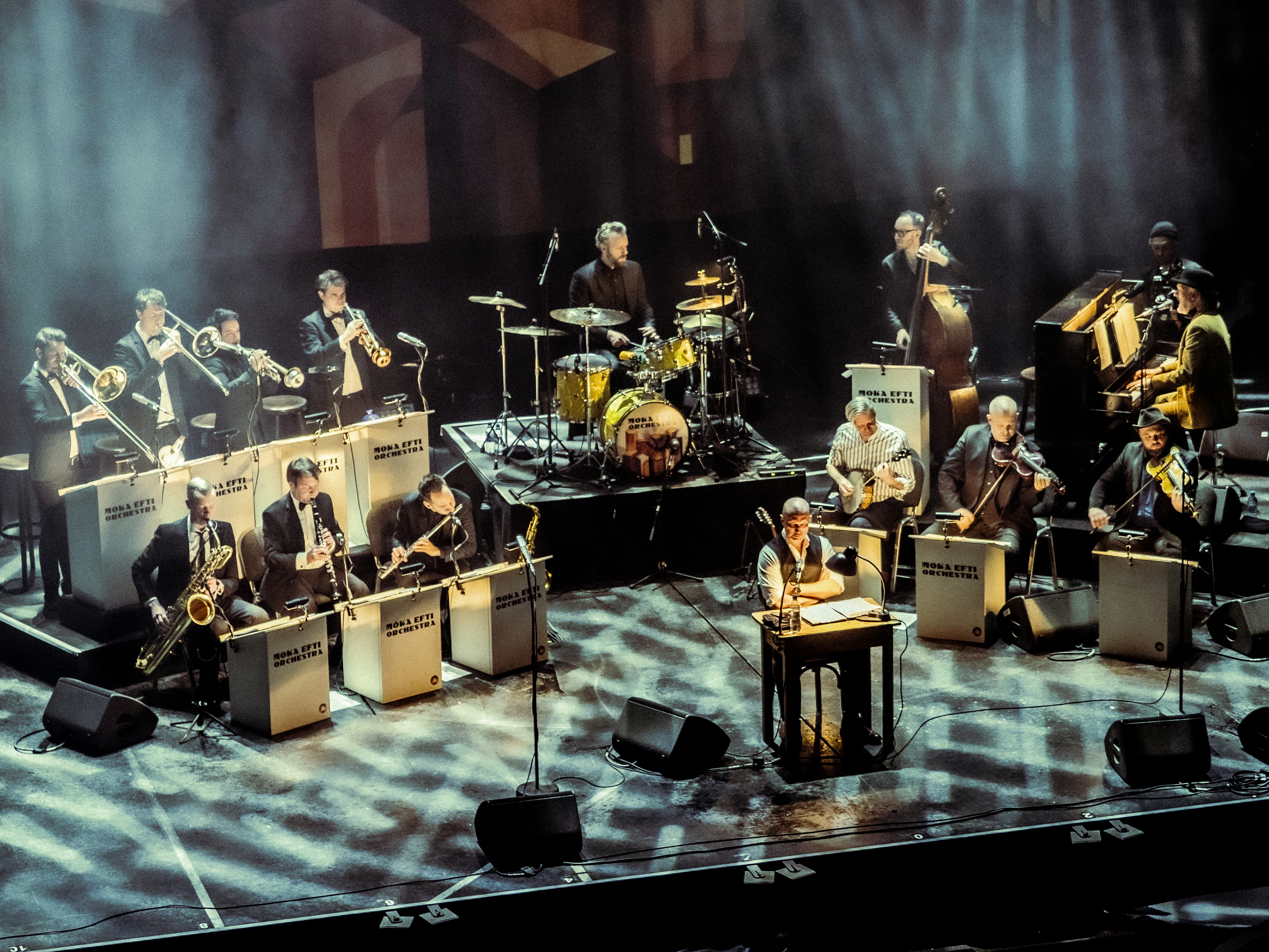 Benno Fürmann & Moka Efti Orchestra Der Vorhang fällt