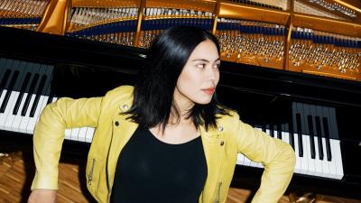 Mona Asuka © Christian H. Hasselbusch